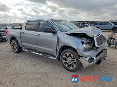 Czwarte zdjęcie samochodu z boku: 2013 TOYOTA TUNDRA GRADE VIN:5TFEM5F12DX063573 - miniatura