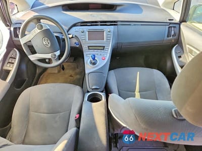 Zdjęcie 8 z 13 samochodu: 2013 TOYOTA PRIUS TWO VIN:JTDKN3DUXD1684922 - miniatura