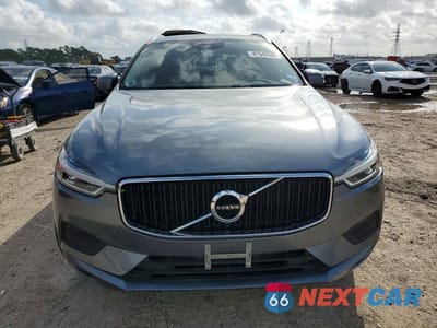 Piąte zdjęcie samochodu w środku: 2020 VOLVO XC60 T5 MOMENTUM VIN:YV4102DKXL1590232 - miniatura