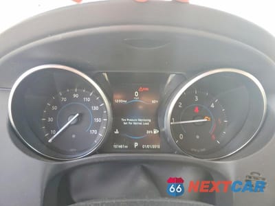 Zdjęcie 9 z 12 samochodu: 2017 JAGUAR F-PACE PREMIUM VIN:SADCJ2BN7HA085394 - miniatura