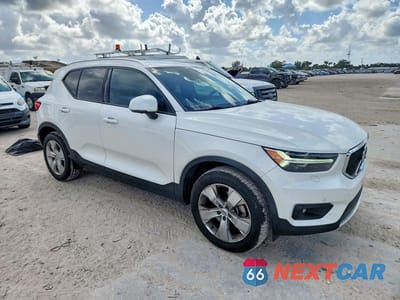 Czwarte zdjęcie samochodu z boku: 2022 VOLVO XC40 T5 MOMENTUM VIN:YV4162UK1N2760053 - miniatura