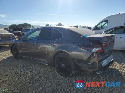 Drugie zdjęcie samochodu z przodu: 2021 TOYOTA CAMRY HYBRID XSE VIN:4T1K31AK1MU565793 - miniatura