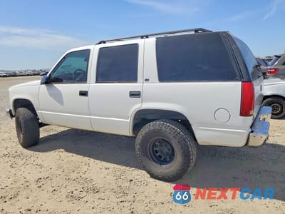 Drugie zdjęcie samochodu z przodu: 1999 CHEVROLET TAHOE C1500 VIN:1GNEC13R8XR118291 - miniatura