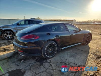 Trzecie zdjęcie samochodu z tyłu: 2014 PORSCHE PANAMERA 2 VIN:WP0AA2A73EL010505 - miniatura
