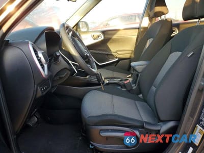 Zdjęcie 7 z 11 samochodu: 2023 KIA SOUL LX VIN:KNDJ23AU9P7885513 - miniatura