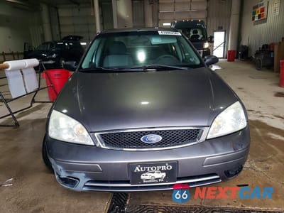 Piąte zdjęcie samochodu w środku: 2007 FORD FOCUS ZX4 VIN:1FAHP34N87W193341 - miniatura