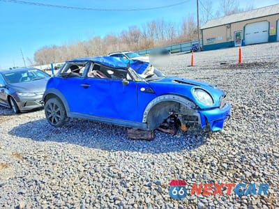 Czwarte zdjęcie samochodu z boku: 2008 MINI COOPER S VIN:WMWMF73578TT90215 - miniatura