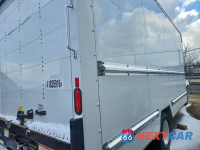 Zdjęcie 10 z 12 samochodu: 2022 GMC SAVANA BOX TRUCK VIN:7GZ37TC7XNN010860 - miniatura