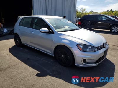Czwarte zdjęcie samochodu z boku: 2016 VOLKSWAGEN E-GOLF SE VIN:WVWKP7AU7GW912954 - miniatura