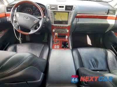 Zdjęcie 8 z 11 samochodu: 2010 LEXUS IS 460 VIN:JTHGL1EF9A5041206 - miniatura