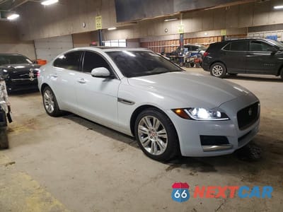 Czwarte zdjęcie samochodu z boku: 2017 JAGUAR XF PREMIUM VIN:SAJBJ4BV5HCY41328 - miniatura