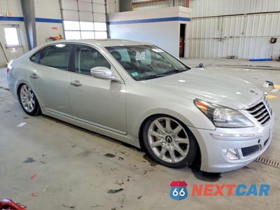 Czwarte zdjęcie samochodu z boku: 2013 HYUNDAI EQUUS SIGNATURE VIN:KMHGH4JH5DU069196 - miniatura
