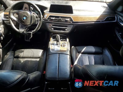 Zdjęcie 8 z 12 samochodu: 2016 BMW 750 XI VIN:WBA7F2C56GG415631 - miniatura