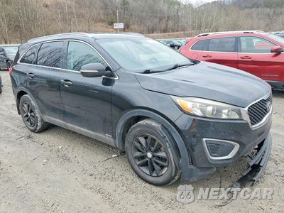 Czwarte zdjęcie samochodu z boku: 2017 KIA SORENTO VIN:5XYPGDA37HG321761 - miniatura