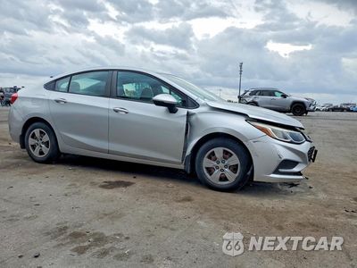 Czwarte zdjęcie samochodu z boku: 2018 CHEVROLET CRUZE LS VIN:1G1BB5SMXJ7135133 - miniatura