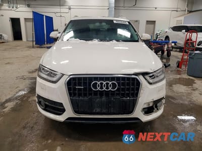 Piąte zdjęcie samochodu w środku: 2015 AUDI Q3 PREMIUM PLUS VIN:WA1EFEFS1FR001960 - miniatura