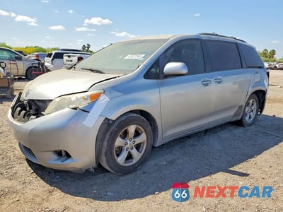 2016 TOYOTA SIENNA LE 8 PASSENGER 5TDKK3DC5GS696967 - główne zdjęcie licytacji z USA - miniatura