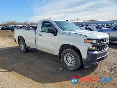 Czwarte zdjęcie samochodu z boku: 2021 CHEVROLET SILVERADO K1500 VIN:3GCNYAEK3MG362615 - miniatura