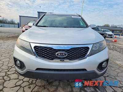 Piąte zdjęcie samochodu w środku: 2012 KIA SORENTO EX VIN:5XYKU3A66CG257048 - miniatura