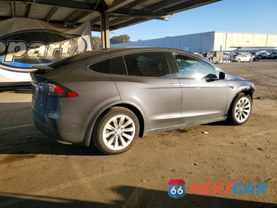 Trzecie zdjęcie samochodu z tyłu: 2018 TESLA MODEL X VIN:5YJXCAE24JF123616 - miniatura