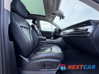 Piąte zdjęcie samochodu w środku: 2021 AUDI Q7 PREMIUM PLUS VIN:WA1LXAF76MD012374 - miniatura