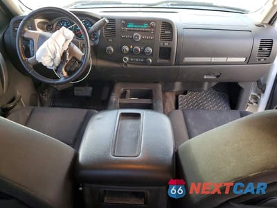 Zdjęcie 8 z 12 samochodu: 2011 GMC SIERRA K1500 SLE VIN:1GTR2VE32BZ188603 - miniatura