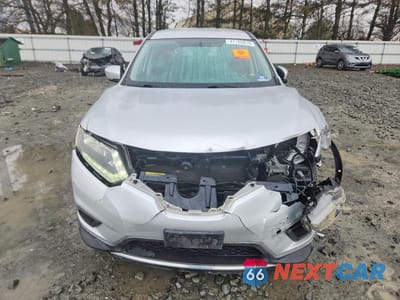 Piąte zdjęcie samochodu w środku: 2015 NISSAN ROGUE S VIN:KNMAT2MV5FP531143 - miniatura