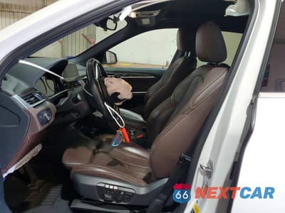 Zdjęcie 7 z 12 samochodu: 2018 BMW X1 XDRIVE28I VIN:WBXHT3C34J3H30064 - miniatura