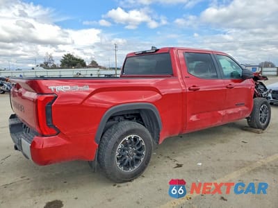 Trzecie zdjęcie samochodu z tyłu: 2025 TOYOTA TUNDRA SR5 VIN:5TFLA5EC8SX042176 - miniatura