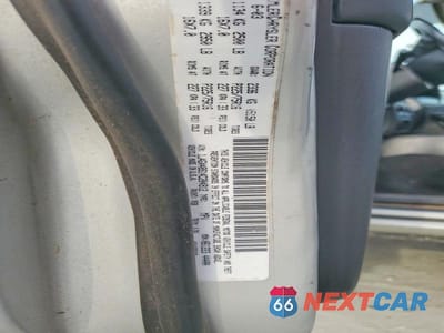 Zdjęcie 14 z 14 samochodu: 2004 JEEP GRAND CHEROKEE LAREDO VIN:1J4GX48S14C204912 - miniatura