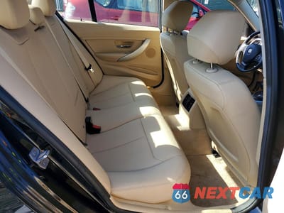 Zdjęcie 10 z 12 samochodu: 2016 BMW 320 XI VIN:WBA8E5G58GNU20893 - miniatura