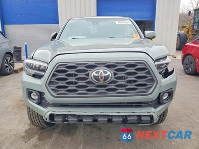 Piąte zdjęcie samochodu w środku: 2023 TOYOTA TACOMA TRD OFF-ROAD VIN:3TMDZ5BN5PM155664 - miniatura