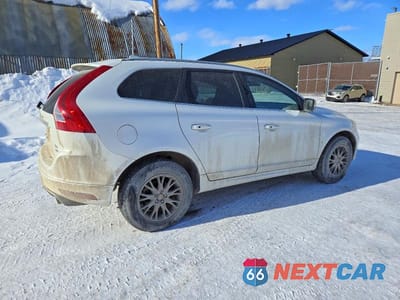 Trzecie zdjęcie samochodu z tyłu: 2017 VOLVO XC60 T6 R-DESIGN PREMIER VIN:YV449MRP0H2134552 - miniatura