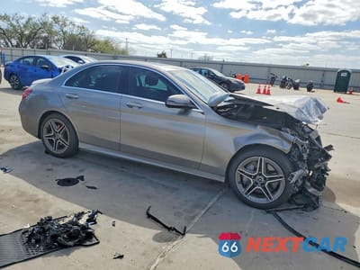 Czwarte zdjęcie samochodu z boku: 2020 MERCEDES-BENZ C 300 VIN:55SWF8DB4LU331753 - miniatura