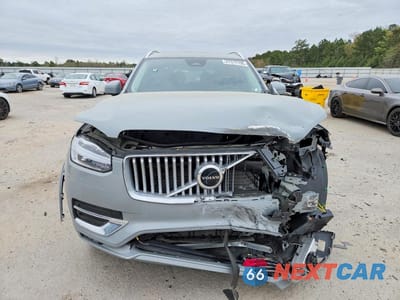 Piąte zdjęcie samochodu w środku: 2025 VOLVO XC90 CORE VIN:YV4M12PJ2S1335599 - miniatura
