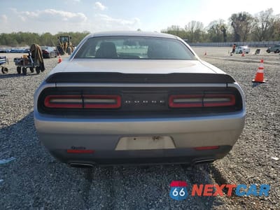Zdjęcie 6 z 12 samochodu: 2017 DODGE CHALLENGER SXT VIN:2C3CDZAGXHH592360 - miniatura