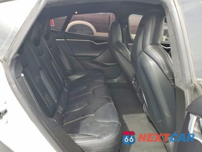 Zdjęcie 10 z 12 samochodu: 2016 TESLA MODEL S VIN:5YJSA1E18GF155873 - miniatura