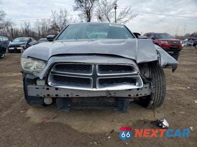 Piąte zdjęcie samochodu w środku: 2011 DODGE CHARGER VIN:2B3CL3CGXBH586947 - miniatura