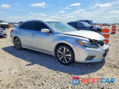 Czwarte zdjęcie samochodu z boku: 2017 NISSAN ALTIMA 2.5 SR VIN:1N4AL3APXHC230086 - miniatura
