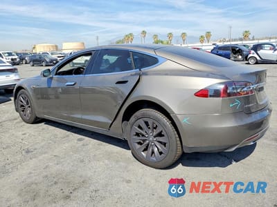 Drugie zdjęcie samochodu z przodu: 2016 TESLA MODEL S VIN:5YJSA1E20GF123881 - miniatura
