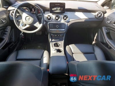 Zdjęcie 8 z 12 samochodu: 2019 MERCEDES-BENZ GLA 250 4MATIC VIN:WDCTG4GB2KU015712 - miniatura