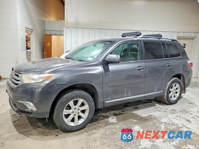 2011 TOYOTA HIGHLANDER BASE 5TDBK3EH3BS060406 - główne zdjęcie licytacji z USA - miniatura
