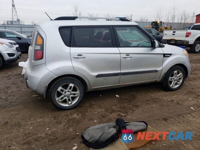 Trzecie zdjęcie samochodu z tyłu: 2011 KIA SOUL + VIN:KNDJT2A24B7705899 - miniatura