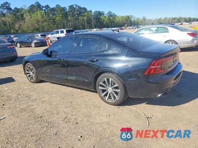 Drugie zdjęcie samochodu z przodu: 2022 VOLVO S60 B5 MOMENTUM VIN:7JRL12FZ5NG154358 - miniatura