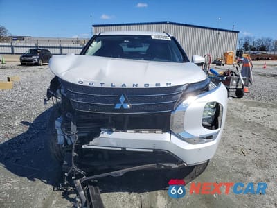 Piąte zdjęcie samochodu w środku: 2023 MITSUBISHI OUTLANDER SE VIN:JA4J3UA80PZ017484 - miniatura