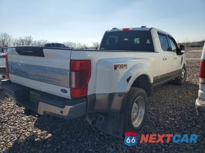 Trzecie zdjęcie samochodu z tyłu: 2022 FORD F450 SUPER DUTY VIN:1FT8W4DT1NEF54008 - miniatura