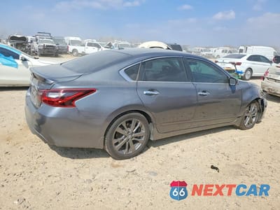 Trzecie zdjęcie samochodu z tyłu: 2018 NISSAN ALTIMA 2.5 SR VIN:1N4AL3AP4JC240974 - miniatura