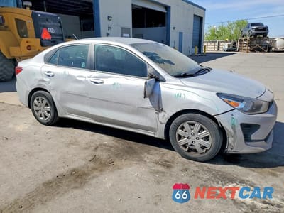 Czwarte zdjęcie samochodu z boku: 2021 KIA RIO S VIN:3KPA24AD5ME371756 - miniatura