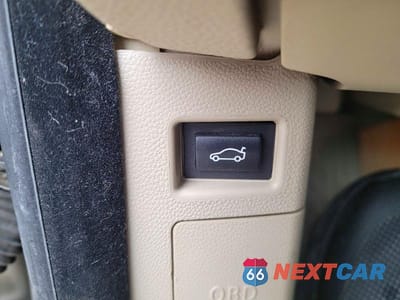 Zdjęcie 12 z 13 samochodu: 2009 BMW 335 I VIN:WBAWB73599P158133 - miniatura