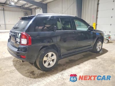 Trzecie zdjęcie samochodu z tyłu: 2017 JEEP COMPASS LATITUDE VIN:1C4NJCEB6HD198277 - miniatura
